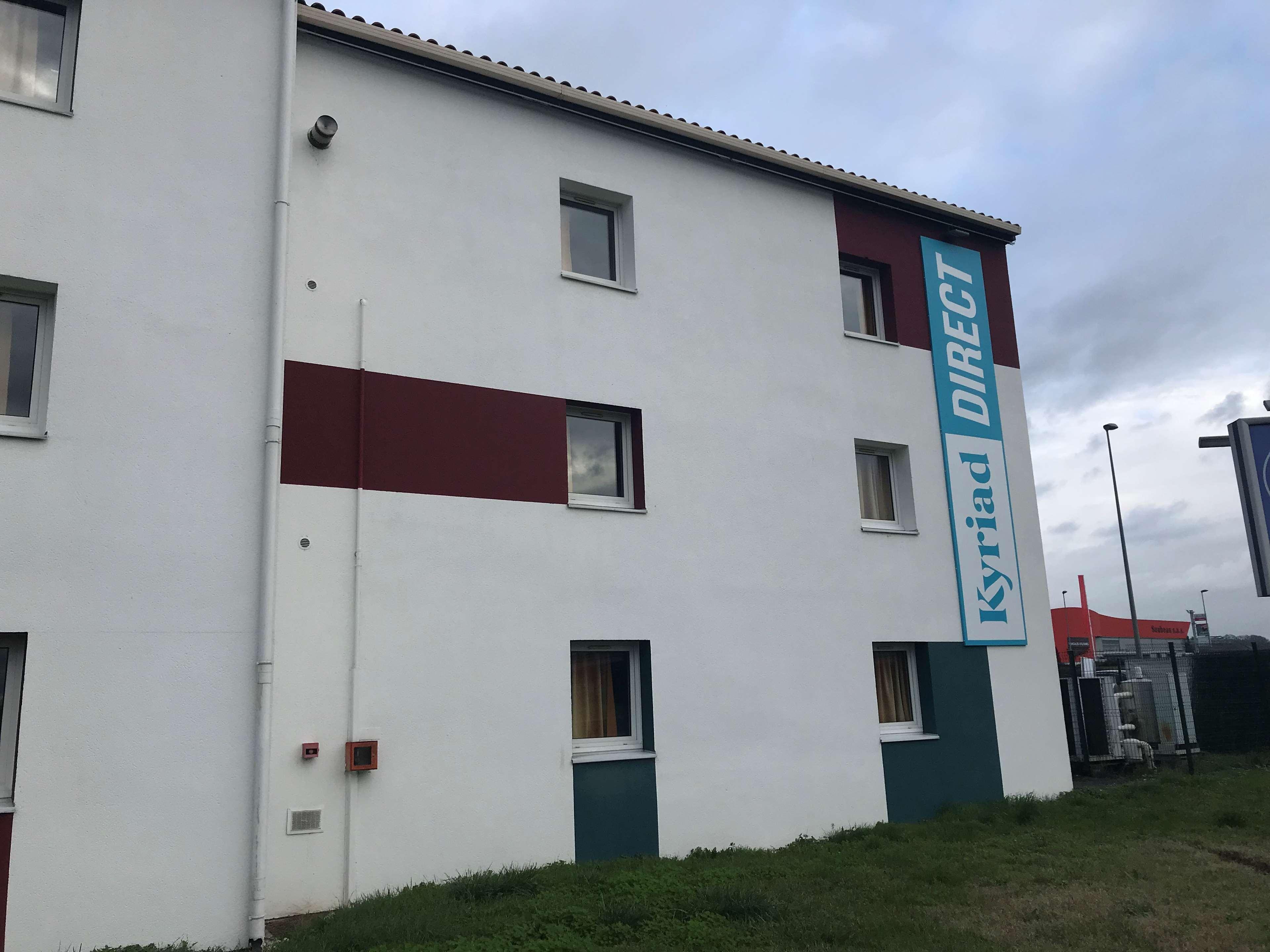Kyriad Direct Agen Castelculier Exteriör bild