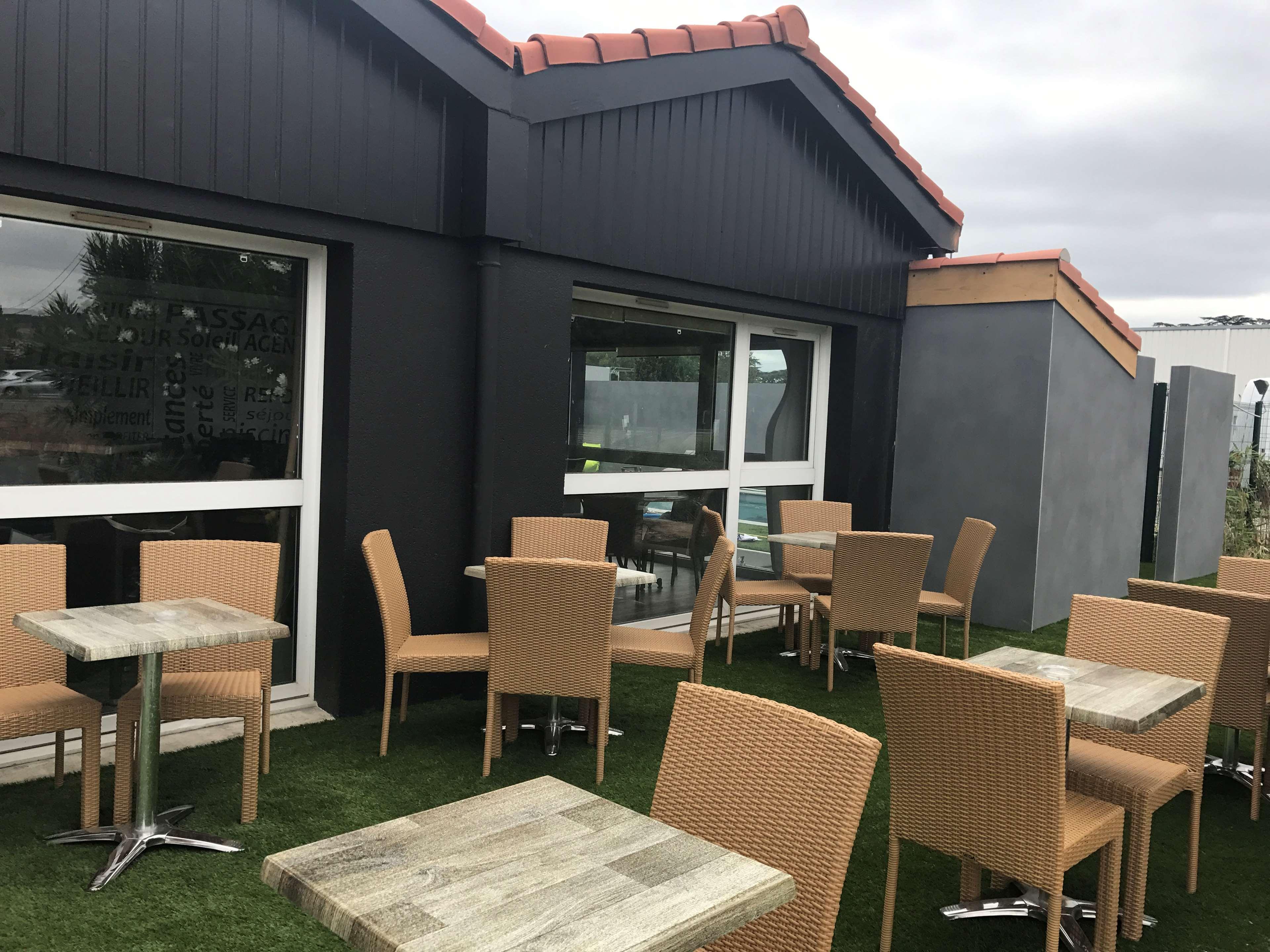 Kyriad Direct Agen Castelculier Exteriör bild