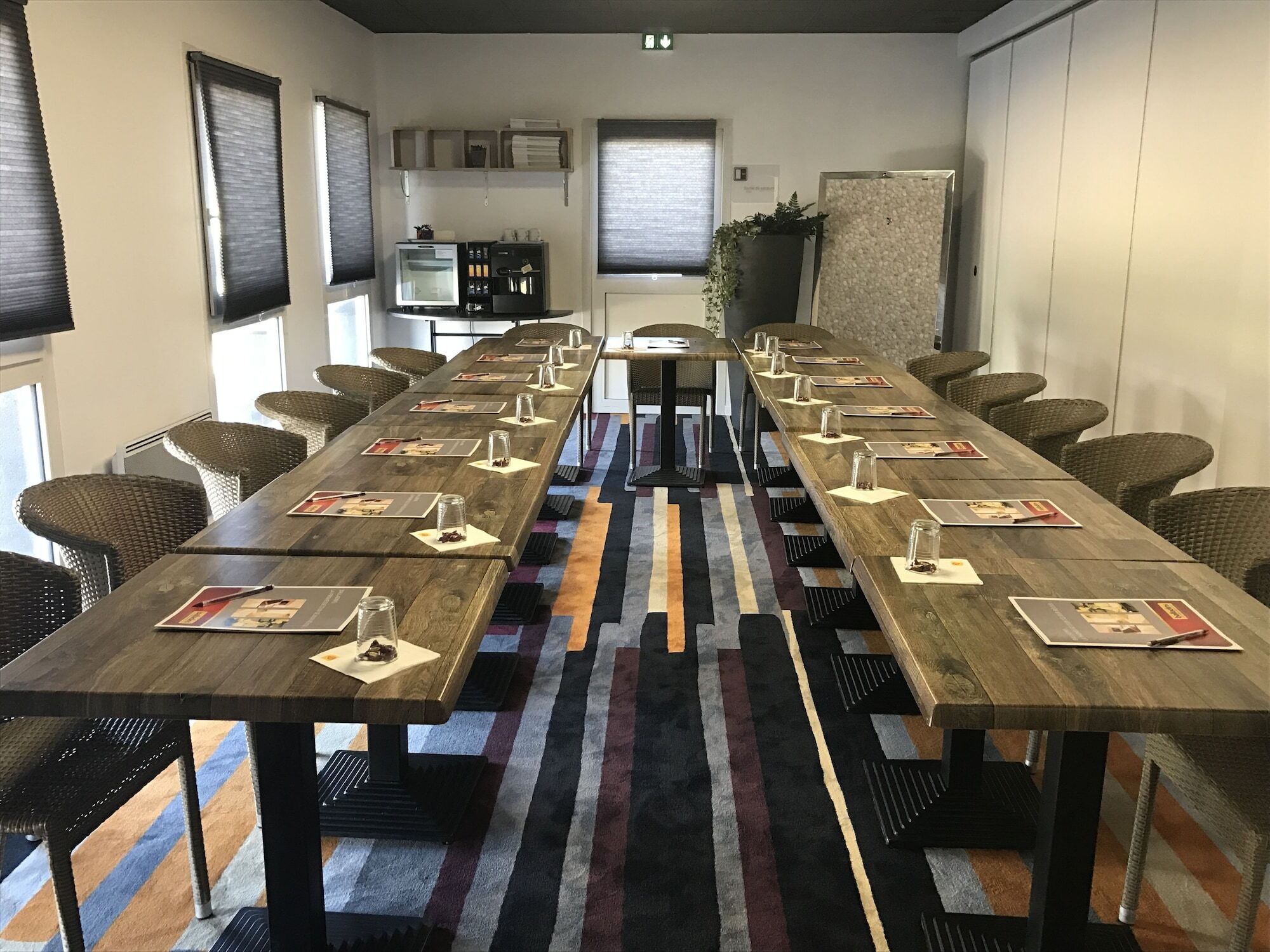 Kyriad Direct Agen Castelculier Exteriör bild